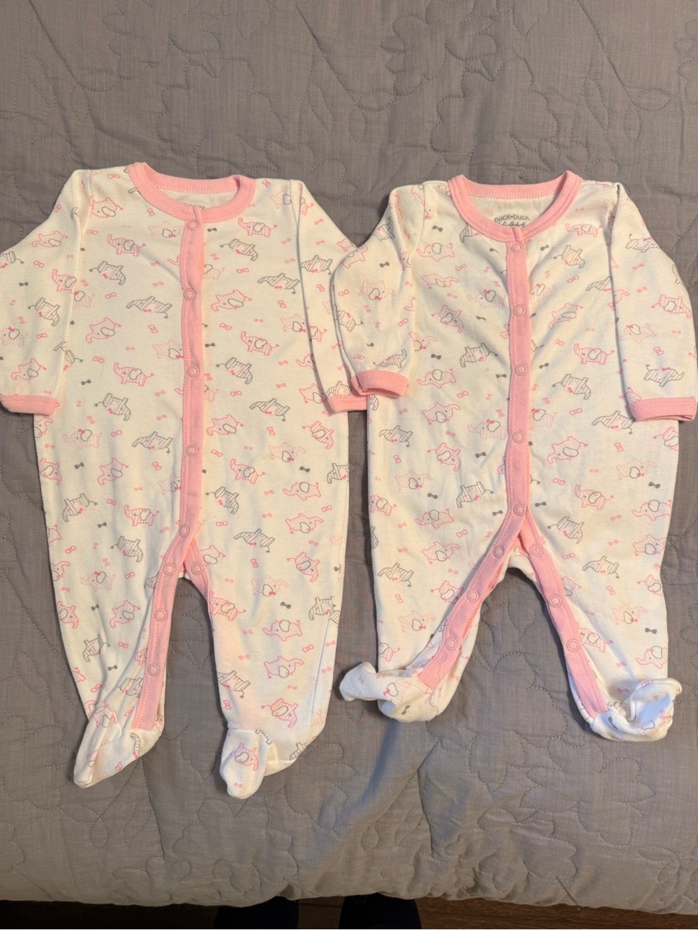 2- Baby Girls Pink and gray elephant sleepers with pink Trim
1) 3-6mo
1) 0-3 mo
